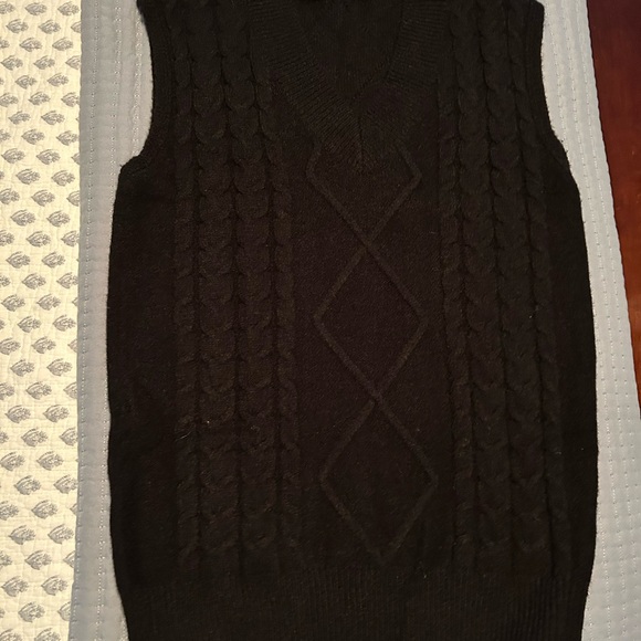 Woman’s Over sized Vest - Picture 2 of 5